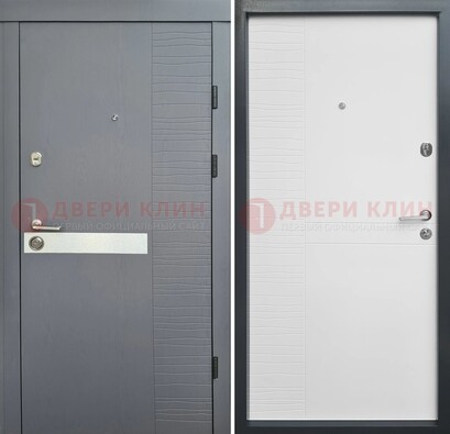 Серая металлическая дверь с белой резной МДФ панелью ДМ-215 в Смоленске