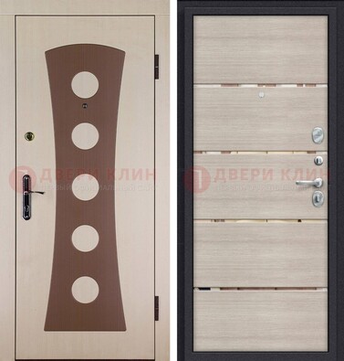 Светлая металлическая дверь с МДФ в квартиру ДМ-365 в Смоленске