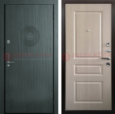 Темная железная дверь с МДФ панелями в квартиру ДМ-389 в Смоленске