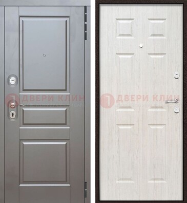 Светлая металлическая дверь с двумя МДФ панелями ДМ-458 в Смоленске
