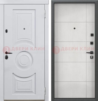 Белая железная дверь с МДФ в квартиру ДМ-463 в Смоленске