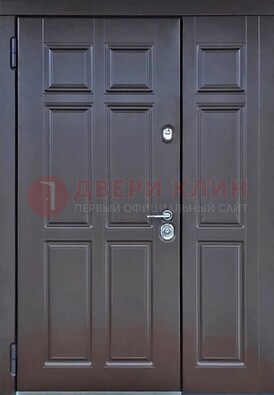 Тёмная двухстворчатая входная дверь для коттеджа с МДФ ДМ-533 в Смоленске