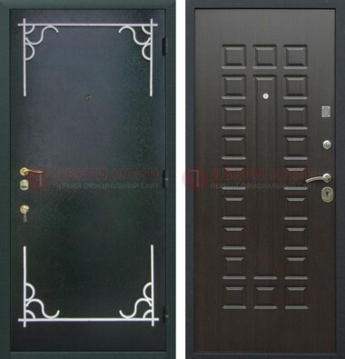 Темная входная дверь с порошковым покрытием и МДФ венге ДП-223 в Всеволожске