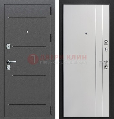 Серая железная дверь с порошковым напылением и МДФ с молдингами ДП-264 в Смоленске