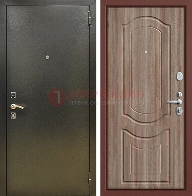Темно-серая входная дверь с порошковым покрытием и коричневая МДФ ДП-290 в Смоленске