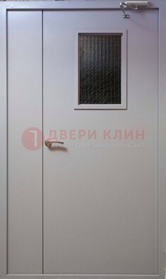 Белая железная подъездная дверь ДПД-4 в Смоленске