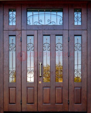Парадная дверь с прямоугольными стеклянными вставками ДПР-5 для частного дома в Смоленске