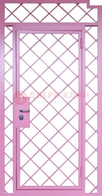 Розовая металлическая решетчатая дверь ДР-15 в Смоленске