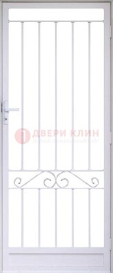 Белая стальная решетчатая дверь с волютами ДР-30 в Смоленске