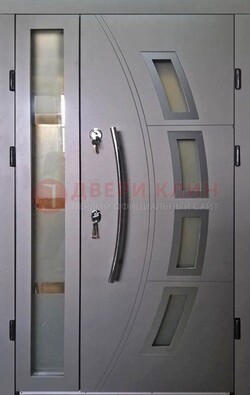 Серая железная дверь для дома со стеклом ДС-17 в Смоленске