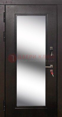 Коричневая железная дверь со стеклом для дома ДС-23 в Смоленске
