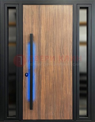 Коричневая металлическая дверь со стеклом ДС-69 в Смоленске