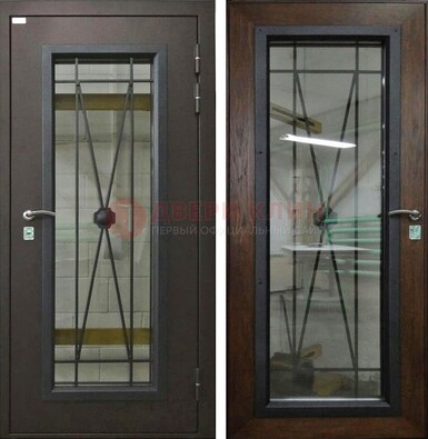Коричневая железная дверь со стеклом для частного дома ДС-8 в Смоленске