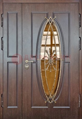 Полуторная металлическая дверь со стеклом и ковкой ДСК-108 в Чебоксарах