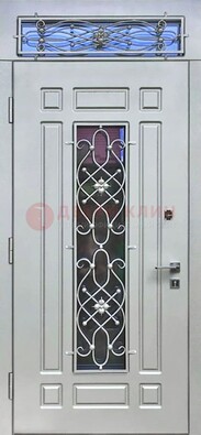 Белая железная дверь со стеклом и ковкой с верхней фрамугой ДСК-112 в Балашихе