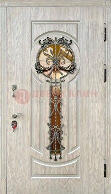 Светлая железная дверь со стеклом ковкой для коттеджа ДСК-134 в Смоленске