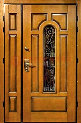 Распашная металлическая дверь со стеклом и ковкой для дома ДСК-152 в Смоленске