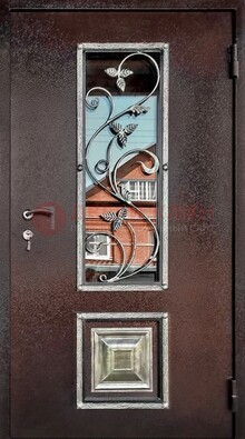 Коричневая стальная дверь порошок со стеклом и ковкой ДСК-163 в Смоленске
