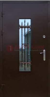 Надежная металлическая дверь со стеклом и ковкой ДСК-47 в Смоленске