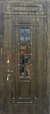 Зеленая входная дверь со стеклом и ковкой ДСК-67 в Серпухове