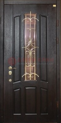 Металлическая дверь со стеклом и ковкой ДСК-79 для загородного дома в Серпухове