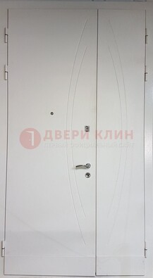 Белая тамбурная дверь ДТМ-31 в Смоленске