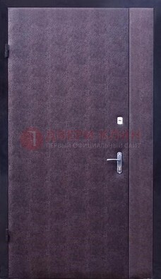 Бордовая металлическая тамбурная дверь ДТМ-3 в Смоленске