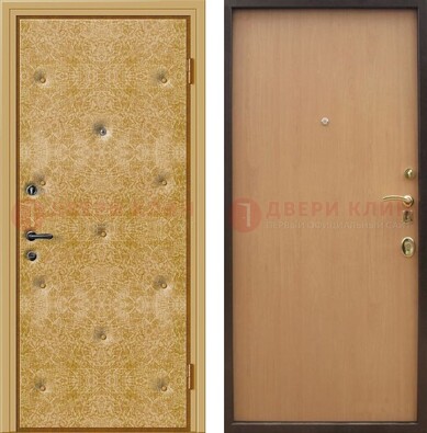 Светлая металлическая дверь с винилискожей ДВ-34 В Ижевске