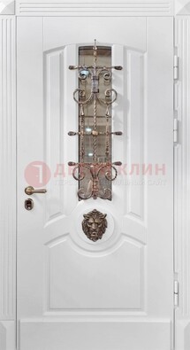 Белая металлическая дверь с виноритом и стеклом с ковкой ДВТ-165 в Смоленске