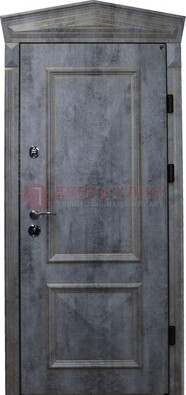 Серая железная уличная дверь с виноритом ДВТ-60 в Смоленске